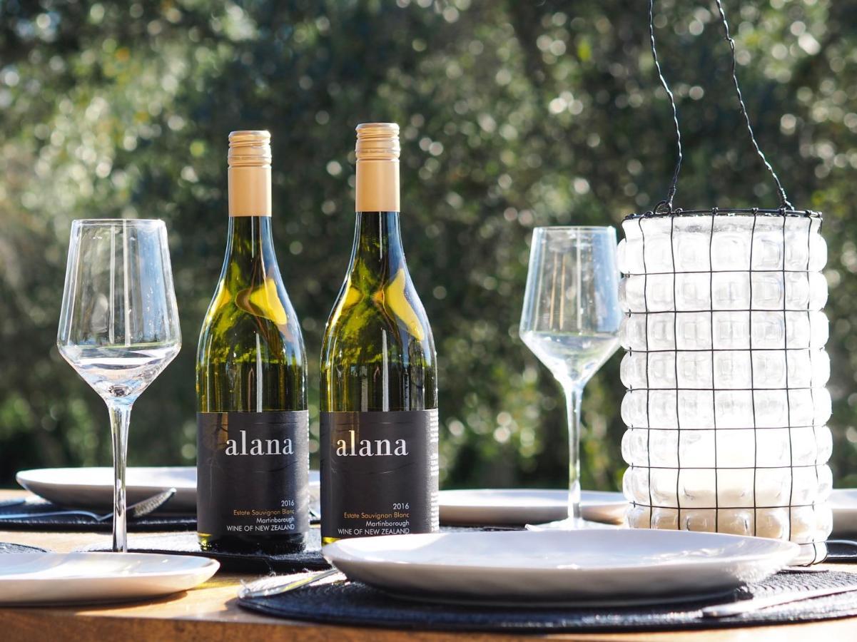 Pinot Longbox - Martinborough Holiday Home מראה חיצוני תמונה